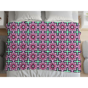 Manta Polar Patrón geométrico rosa, azul y negro