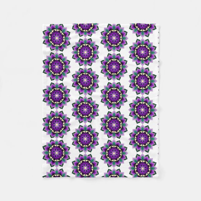 Manta Polar Patrón Mandala 02 en morado (Anverso)