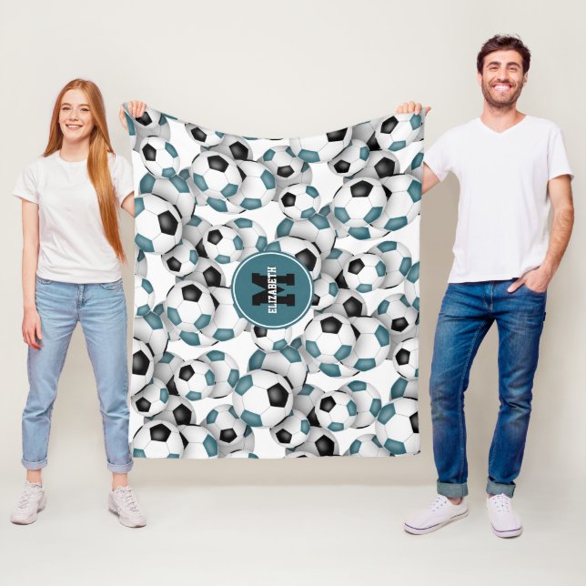 Manta Polar Patrón verde azulado de balones de fútbol negro mo (In situ)