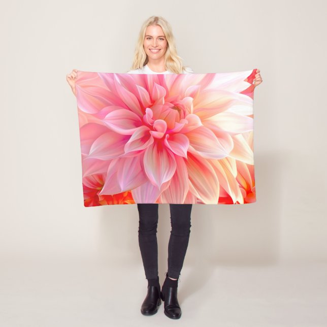 Manta Polar Peach Rubor Dahlia Blossom (In situ)