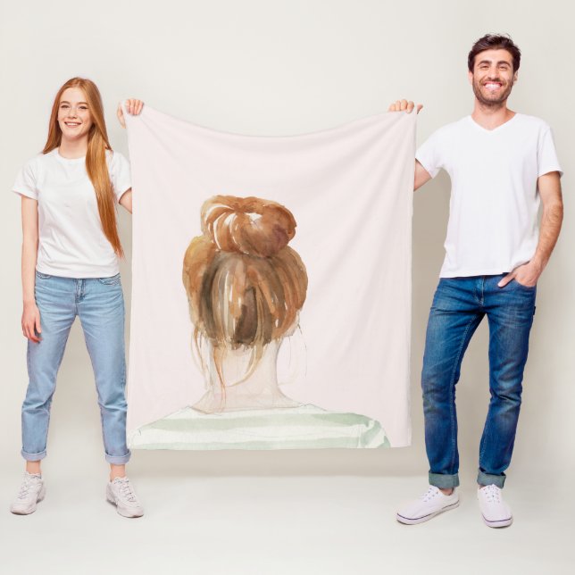 Manta Polar Pelo Rojo Top Knot Bun (In situ)