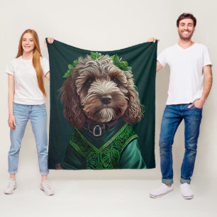 Manta Polar Perro Cockapoo con vestido de San Patricio