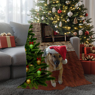 Manta Polar Perro pastor alemán de Santa Hat por árbol de Navi