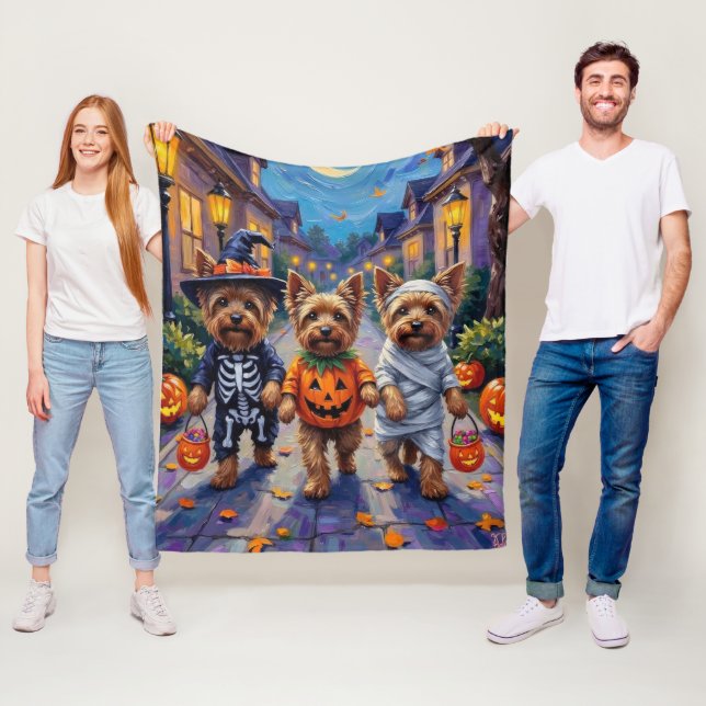 Manta Polar Perros Yorkshire Terrier con disfraces de Hallowee (In situ)
