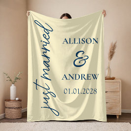 Manta Polar Personalized Newlywed Blanket Gift for Him or Her