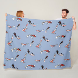 Manta Polar Pintado nadando en Koi en estanque