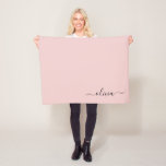 Manta Polar Polvo de Rosa Desvanecida Monograma Nombre Moderno<br><div class="desc">Manta de Felpa con Monograma de Nombre en Rosa Desvanecida. Esto hace el regalo perfecto para cumpleaños dulces 16,  boda,  despedida de soltera,  aniversario,  baby shower o fiesta de soltera para alguien que ama el lujo glamoroso y los estilos chic.</div>