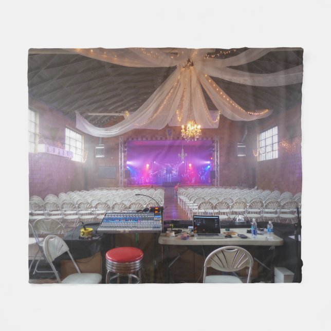 Manta Polar Preparándose para un concierto (Frente (Horizontal))