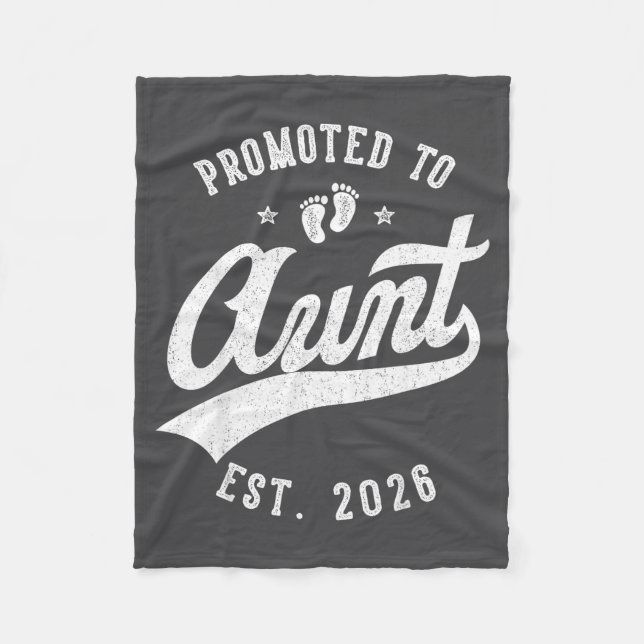 Manta Polar Promoted To Aunt 2026 Baby Announcement Family Mat (Anverso)
