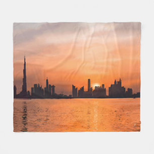 Manta Polar Puesta de sol sobre una ciudad costera - acuarela