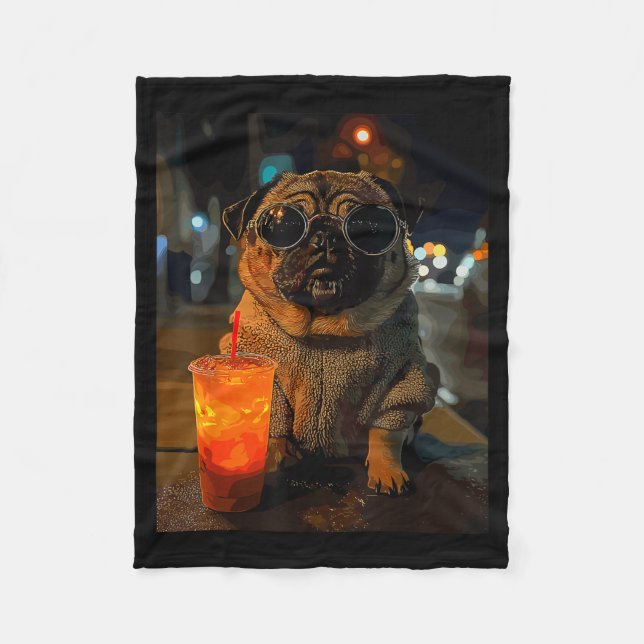 Manta Polar Pug con café helado  (Anverso)