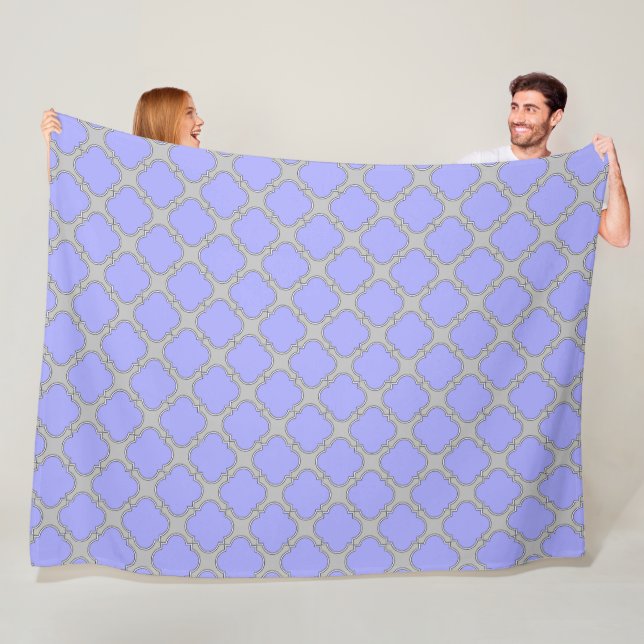 Manta Polar Quatrefoil periwinkle y gris (In situ)