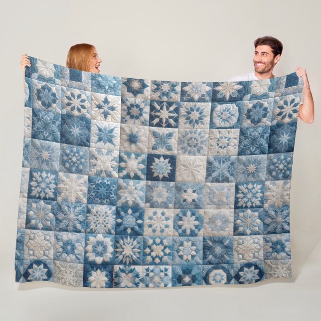 Manta Polar Quilt de copo de nieve azul y blanco (In situ)