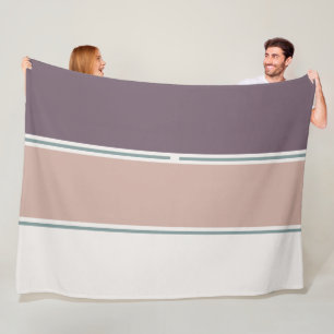 Manta Polar Rayas de Pastel-2 – Diseño de Raya Suave y Neutral