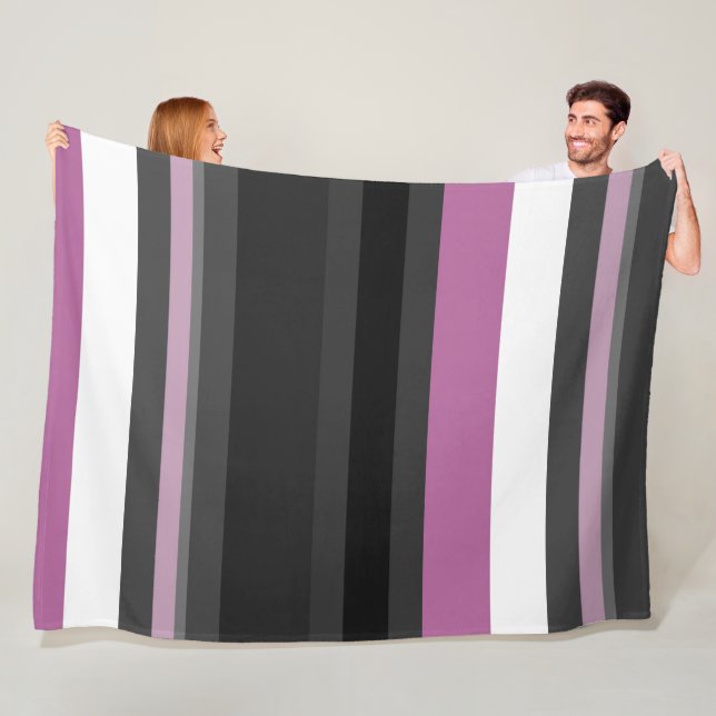 Manta Polar Rayas negras, grises y blancas (In situ)