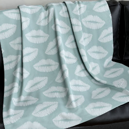 Manta Polar Sage Green Lipstick Kiss Pattern Fleece Blanket