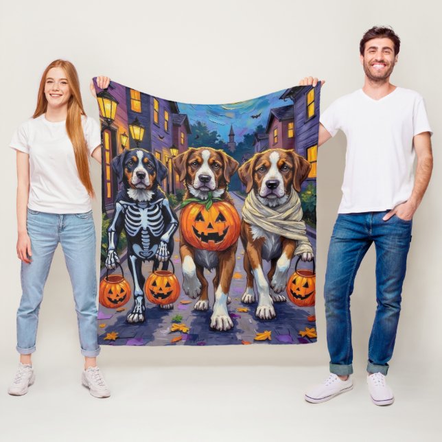 Manta Polar Saint Bernard Dogs in Halloween Costumes (In situ)