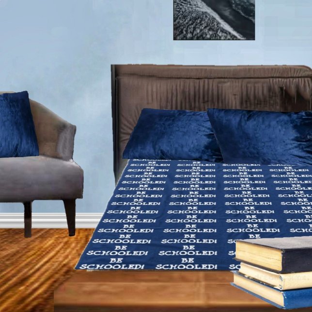 MANTA POLAR ¡SEA ESCOLAR! (This fleece blanket has a collegiate look to its design!)