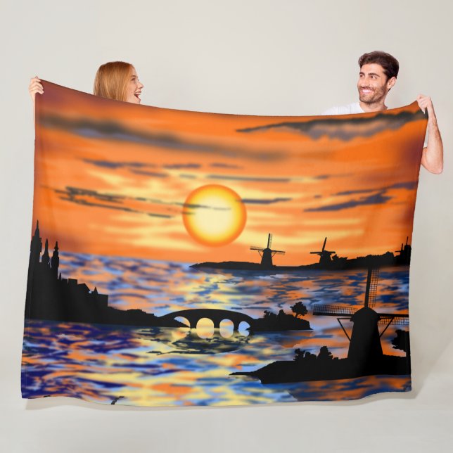 Manta Polar Sea Sunrise Fleece Blanket (In situ)