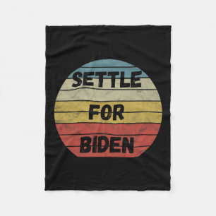 Manta Polar Setecientos Por Biden - Cualquiera Menos Trump Bid
