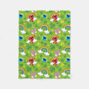 Manta Polar Shamrock y patrón arcoiris en Plaza Sésamo