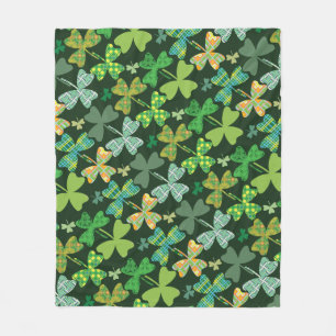 Manta Polar Shamrocks con patrones