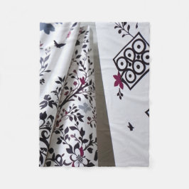 Manta Polar Sombra floral blanca negra