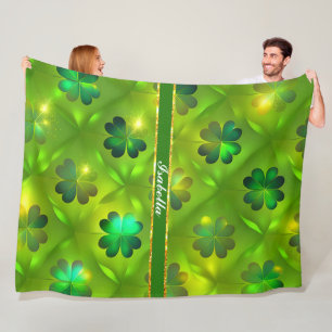 Manta Polar St Patrick's Day Clover 4 muestra una colección de