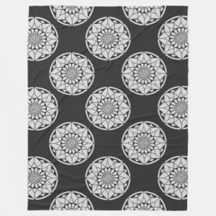 Manta Polar Star Mandala tejiendo blanco y negro