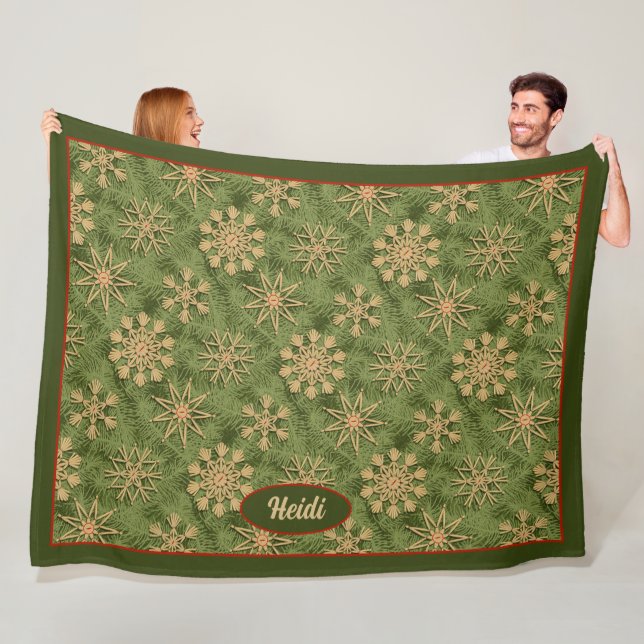 Manta Polar Strohsterne on Pine Tree (In situ)