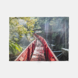 Manta Polar Sunshine en Termas Geometría, Conaripe, Chile