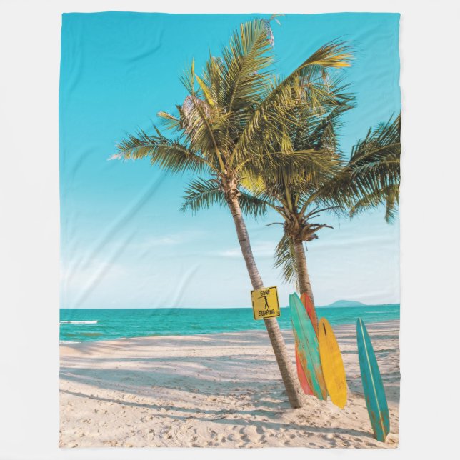 Manta Polar Surf board en la playa tirando almohada (Anverso)