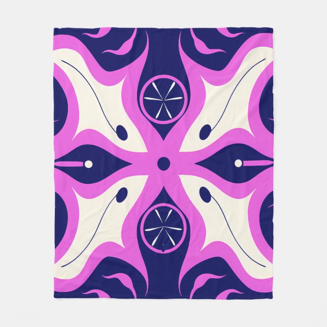 Manta Polar Symmetrical Abstract Pattern in Purple and White (Anverso)