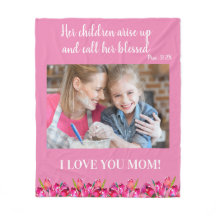 Te amo mamá Biblia cristiana versus rosado