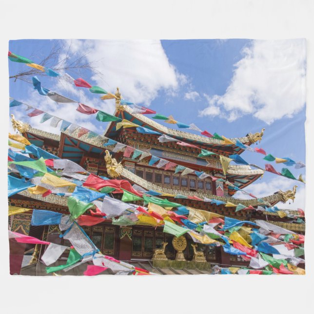 Manta Polar Templo tibetano con banderas de oración - Yunnan,  (Frente (Horizontal))
