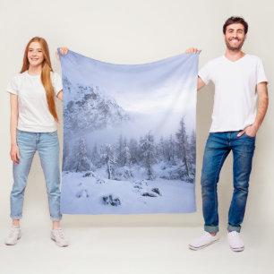 Manta Polar Tierras maravillosas del invierno, niebla, bosque 