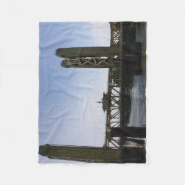 Manta Polar Torre Bridge Fleece Blanket