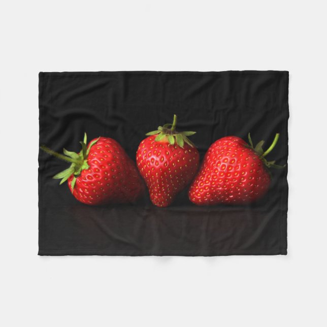 Manta Polar Tres fresas en negro (Frente (Horizontal))