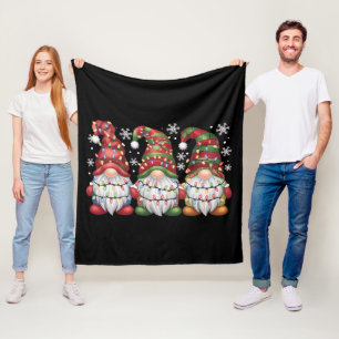 Manta Polar Tres Gnomos de cuadros de Búfalo Rojo de Navidad