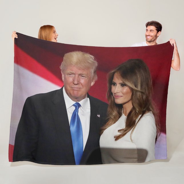 MANTA POLAR TRIUNFO DE DONALD Y DE MELANIA (In situ)