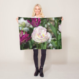 Manta Polar Tulipanes rosa brillante en un día soleado