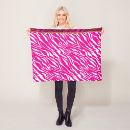 Manta Polar Un intrincado patrón floral en rosa y blanco, arte