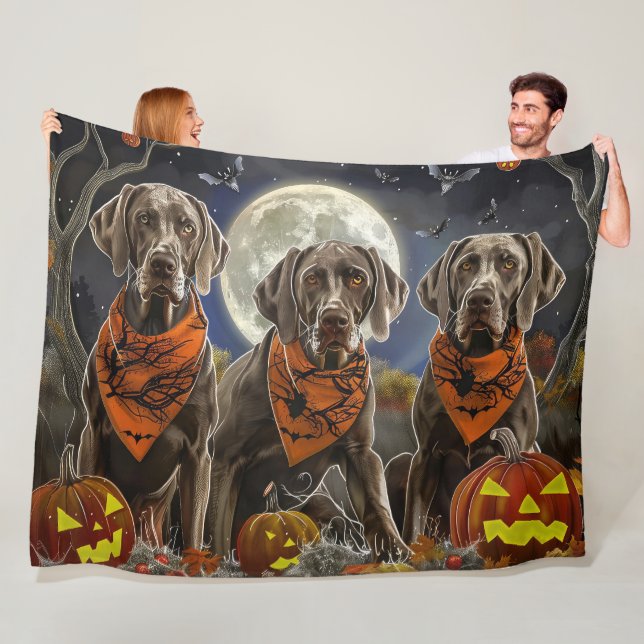 Manta Polar Weimaraner Halloween Spooky (In situ)
