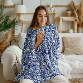 Manta Polar White on blue vintage paisley pattern