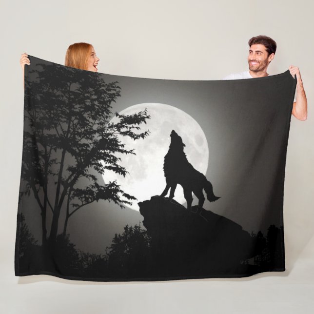 Manta Polar Wolf Fleece Blanket (In situ)
