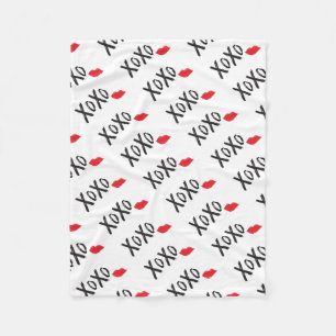 Manta Polar XoXo-abrazos-besos-con-labios-rojos