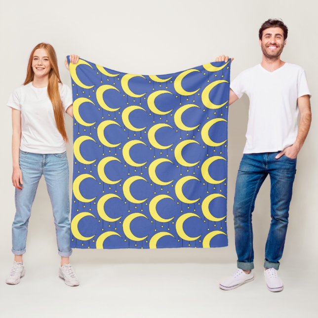 Manta Polar Yellow Moon and Stars illustration on Blue (In situ)