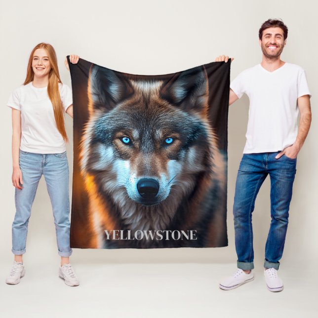 Manta Polar Yellowstone Wolf Fleece Blanket (In situ)