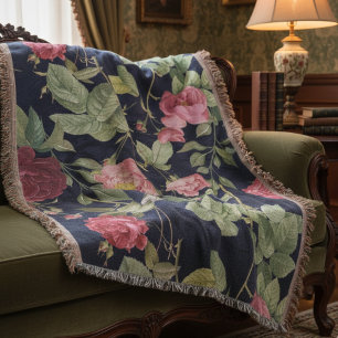 Manta Rosas Vintage En Un Diseño De Terciopelo Azul Oscu