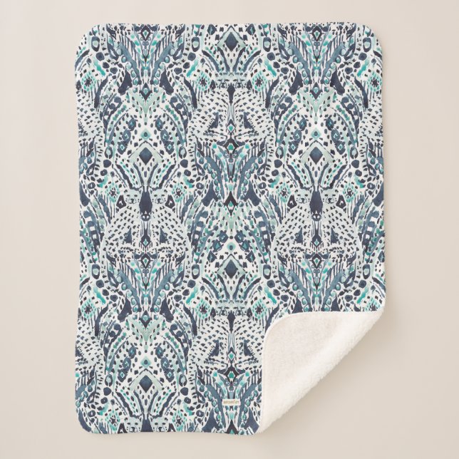 Manta Sherpa AMIGO DE CHEETAH Ikat Tribal Indigo Azul (Anverso)